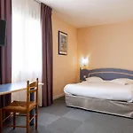 The Originals City, Des Arènes, Hotel