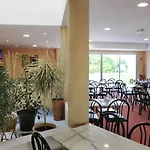 The Originals City, Des Arènes, Hotel