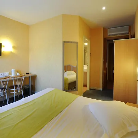 The Originals City, Des Arenes, Hotel