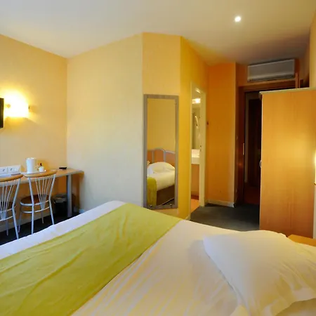 The Originals City, Des Arenes, Hotel