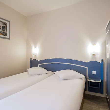 Hotel The Originals City, Des Arenes,