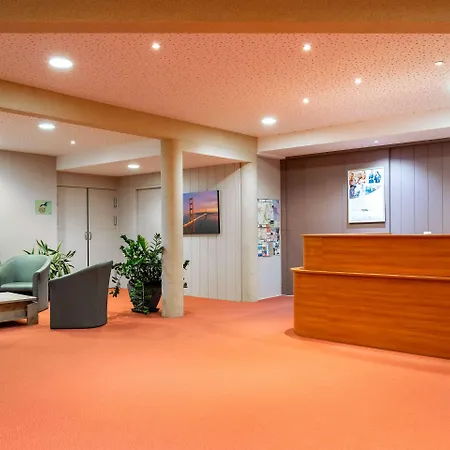 Hotel The Originals City, Des Arenes, 3*