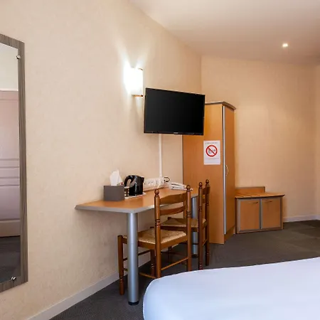 Hotel The Originals City, Des Arenes,