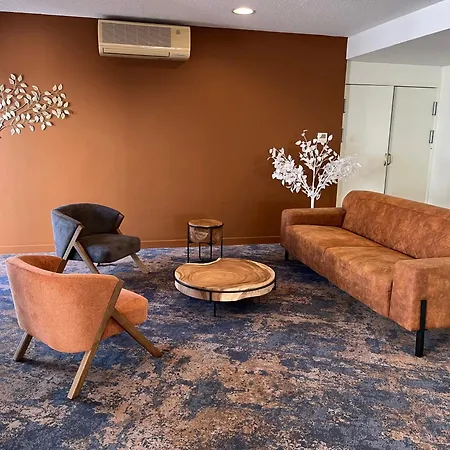 Hotel The Originals City, Des Arenes, 3*