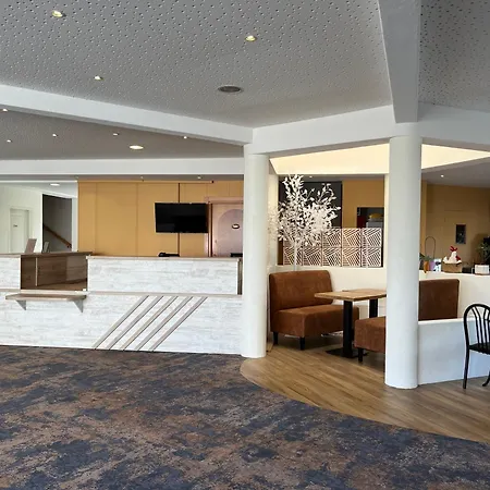 The Originals City, Des Arenes, Hotel