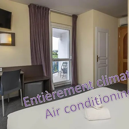 The Originals City, Des Arenes, Saintes