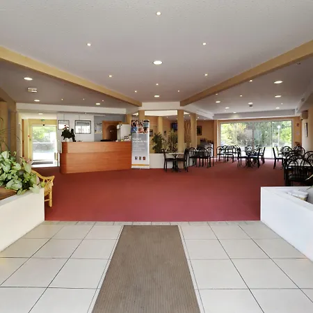 Hotel The Originals City, Des Arenes,