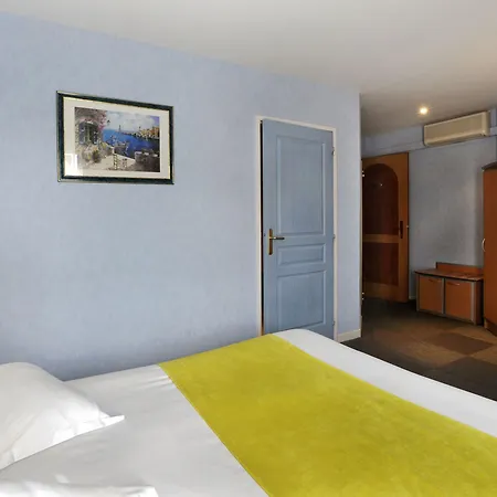The Originals City, Des Arenes, Hotel