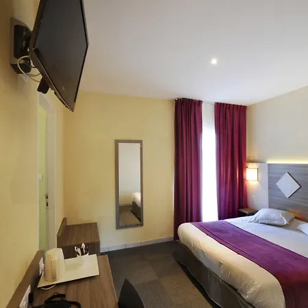 Hotel The Originals City, Des Arenes, Saintes