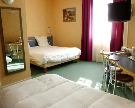 Hotel The Originals City, Des Arenes, Saintes