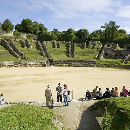 Otel The Originals City, Des Arenes,