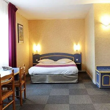 Hotel The Originals City, Des Arenes, Saintes