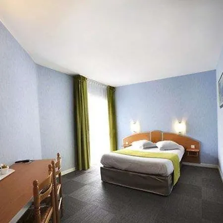 Hotel The Originals City, Des Arenes, 3*