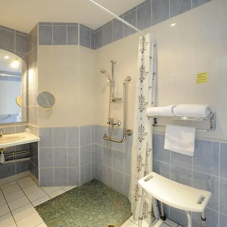 Hotel The Originals City, Des Arenes, 3*
