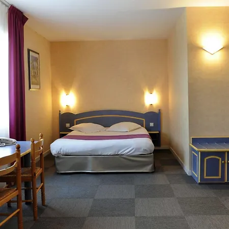 The Originals City, Des Arenes, Hotel