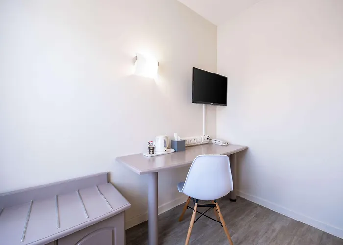 Hotel The Originals City, Des Arenes, 3*