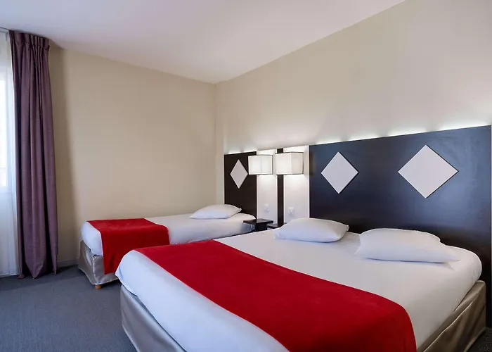 Hotel The Originals City, Des Arenes, Saintes