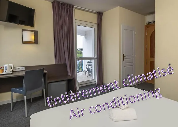 The Originals City, Des Arenes, Saintes