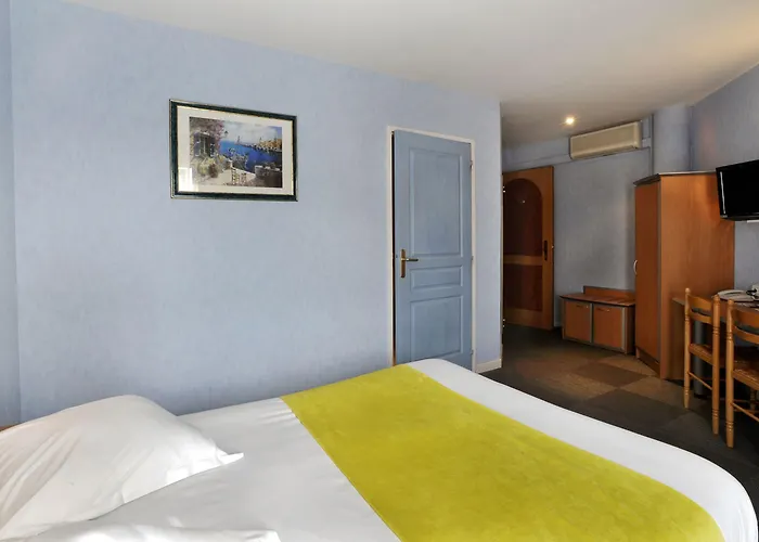 The Originals City, Des Arenes, Hotel