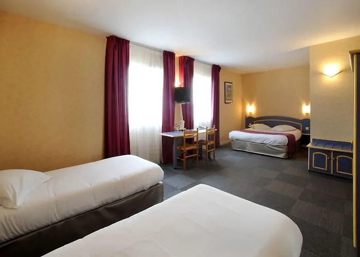 Hotel The Originals City, Des Arenes,