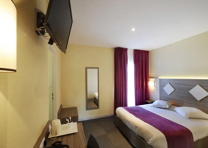 Hotel The Originals City, Des Arenes, Saintes