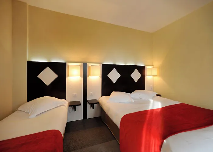 Hotel The Originals City, Des Arenes, Saintes