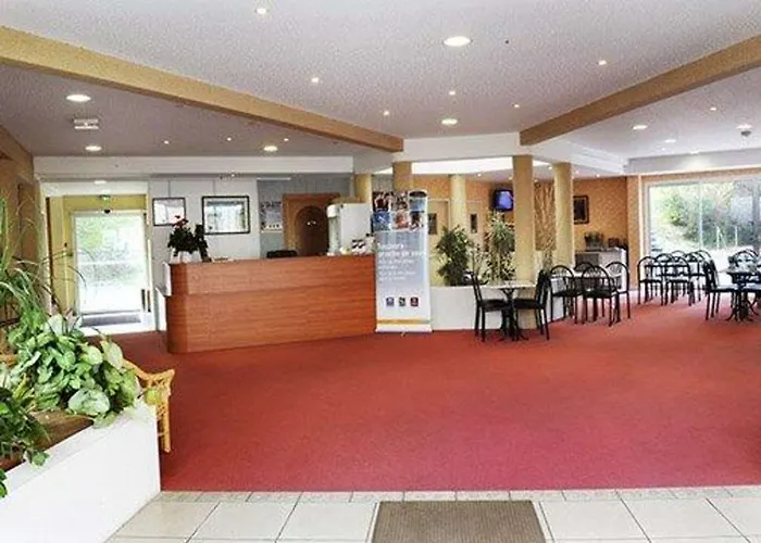 Hotel The Originals City, Des Arenes,