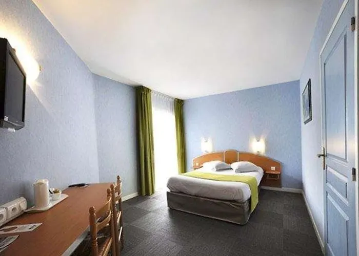 Hotel The Originals City, Des Arenes, 3*