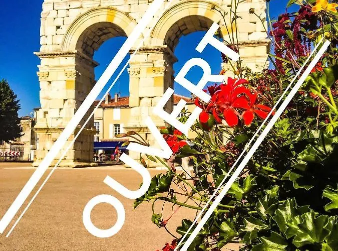 The Originals City, Des Arenes, Saintes